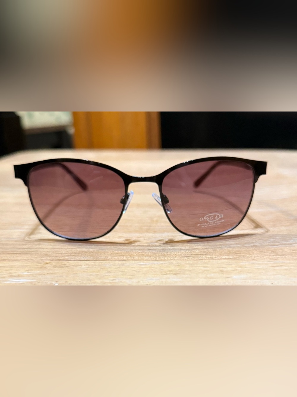 OSCAR by Oscar De la rent a black cat eye frame sunglasses
